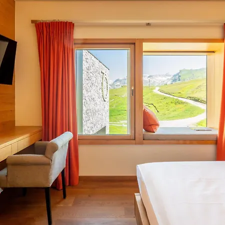 Chetzeron Отель