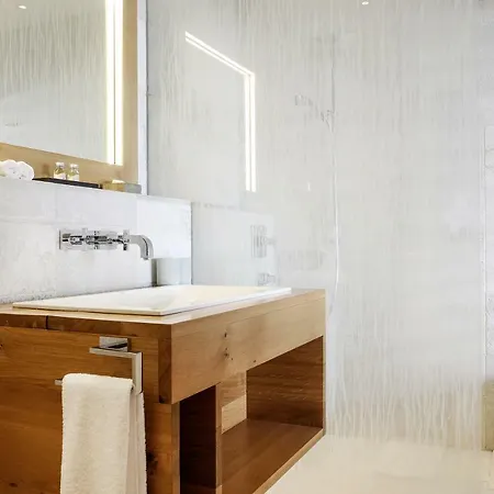 Chetzeron ホテル 4*